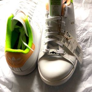 Adidas X DISNEY MISS PIGGY & KERMIT STAN SMITH Unisex- Mens 7.5/Woman’s 9